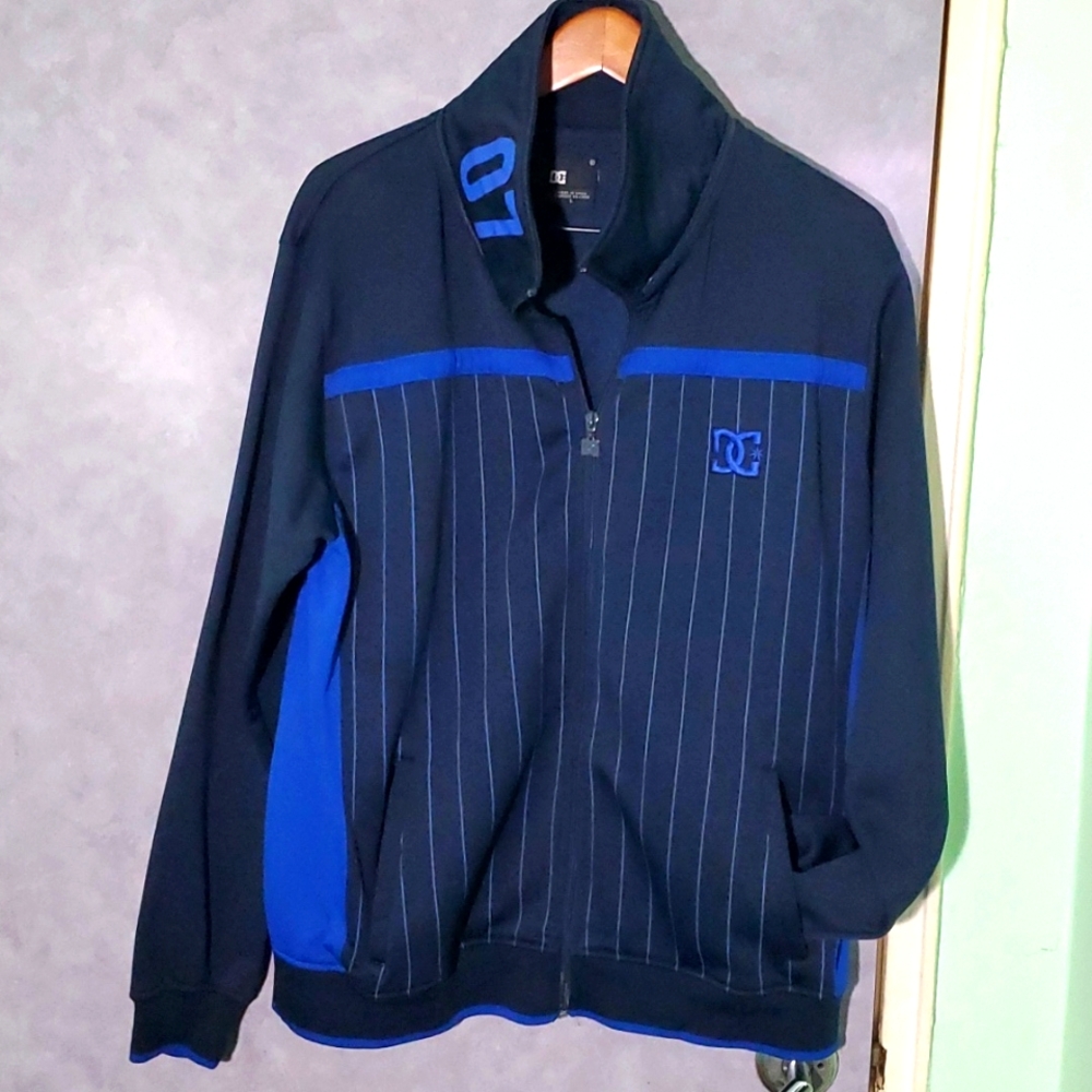 DC vintage zip up sweater with hoodie